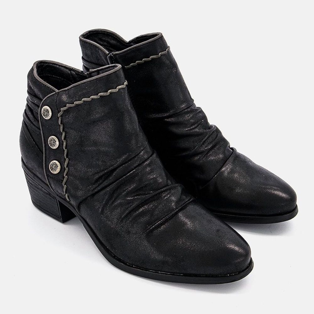 Baretraps Bethany Black Faux Leather Side Zip Almond Toe Ankle Bootie Boots  7.5